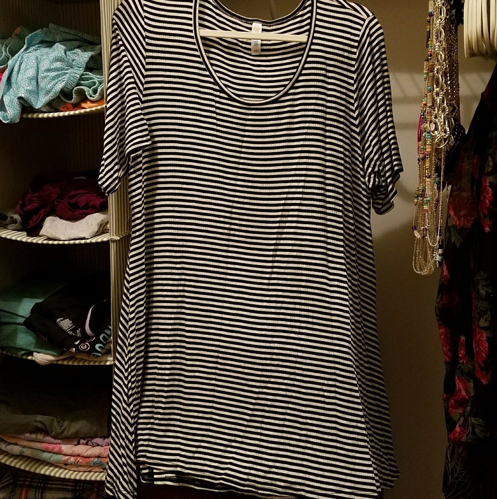 Lularoe black stripe perfect tee